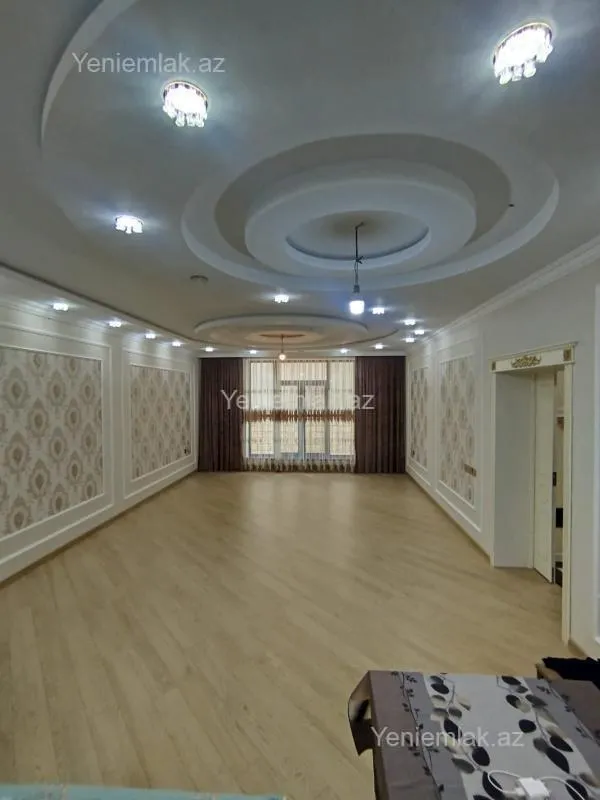 Satılır 5 otaqlı həyət evi 240 m²