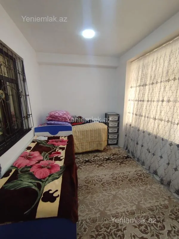 Satılır 5 otaqlı həyət evi 240 m²
