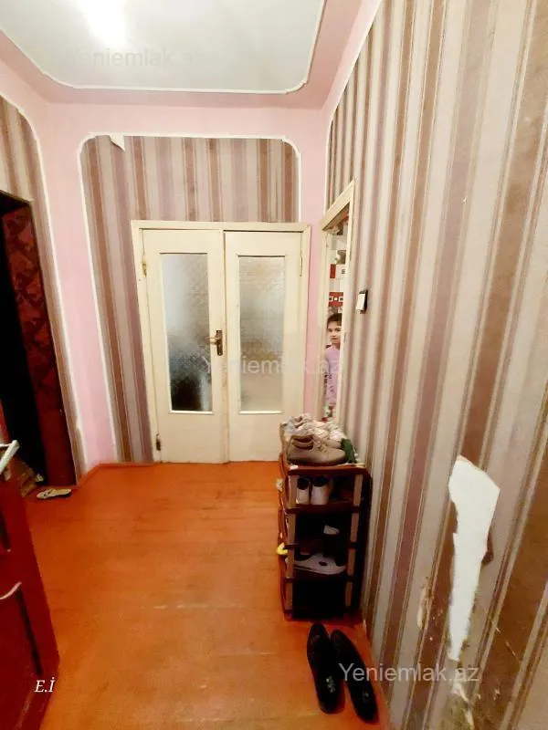 Satılır 3 otaqlı köhnə tikili 70 m²