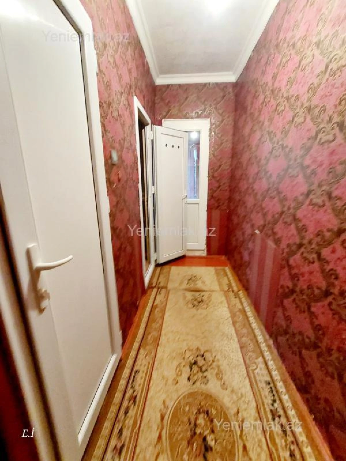 Satılır 3 otaqlı köhnə tikili 70 m²