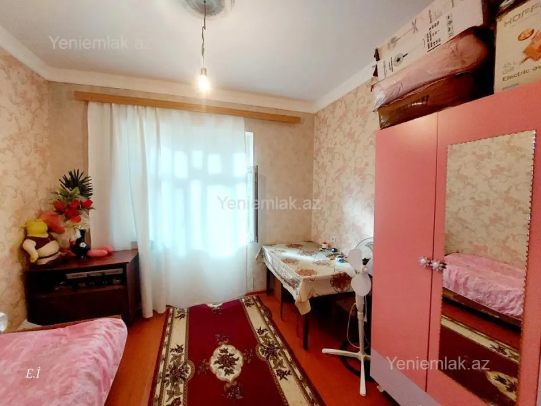 Satılır 3 otaqlı köhnə tikili 70 m²