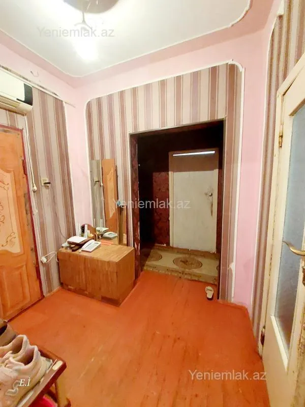 Satılır 3 otaqlı köhnə tikili 70 m²