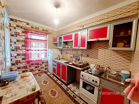 Satılır 3 otaqlı köhnə tikili 70 m²