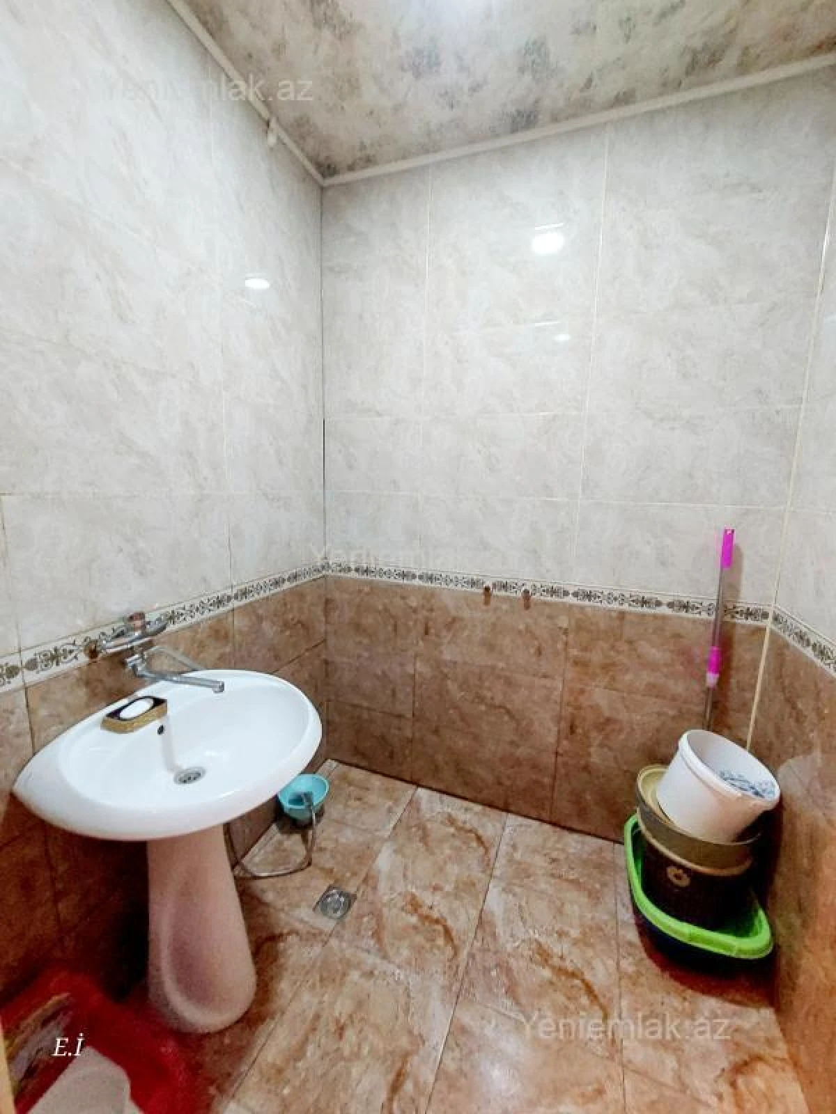 Satılır 3 otaqlı köhnə tikili 70 m²