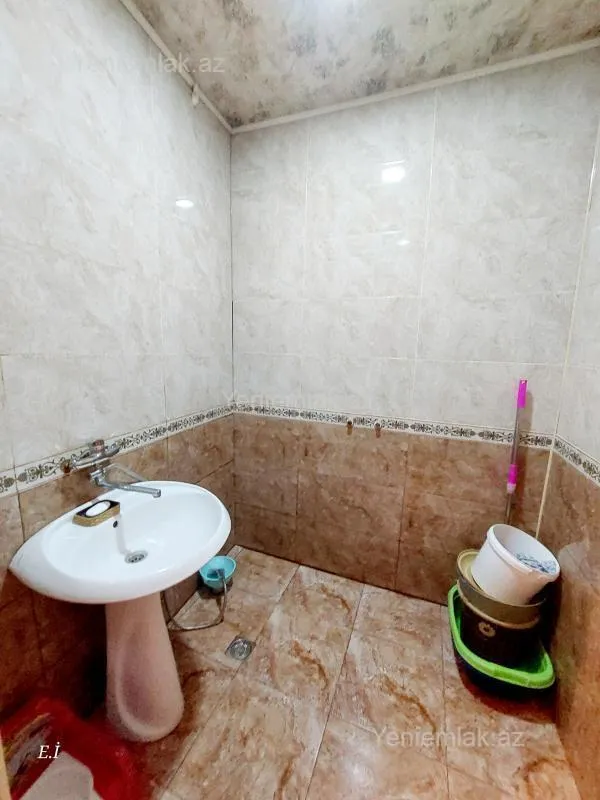 Satılır 3 otaqlı köhnə tikili 70 m²