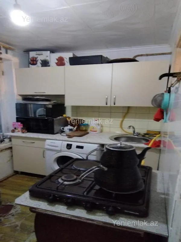 Satılır 2 otaqlı köhnə tikili 65 m²