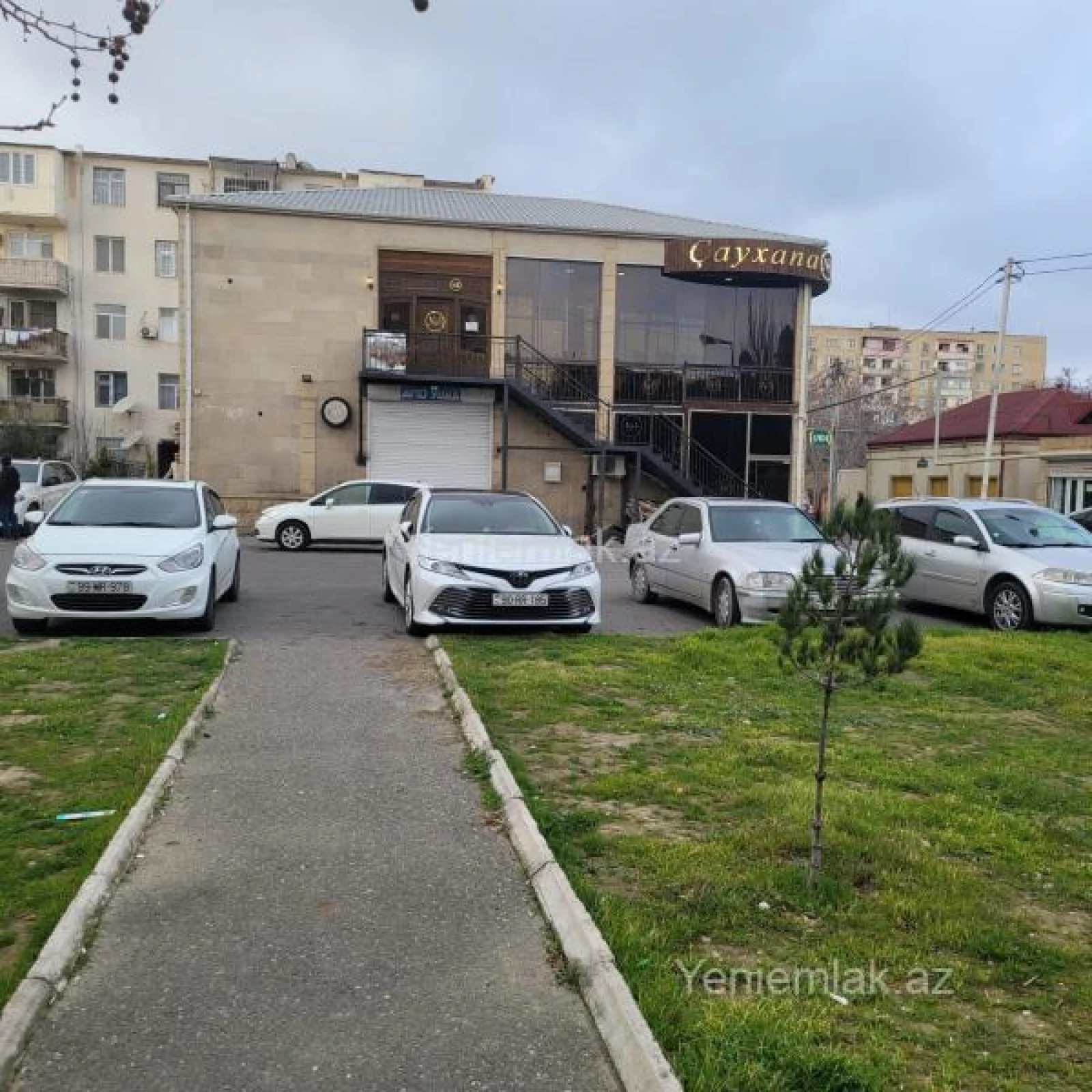 Satılır 4 otaqlı obyekt 310 m²