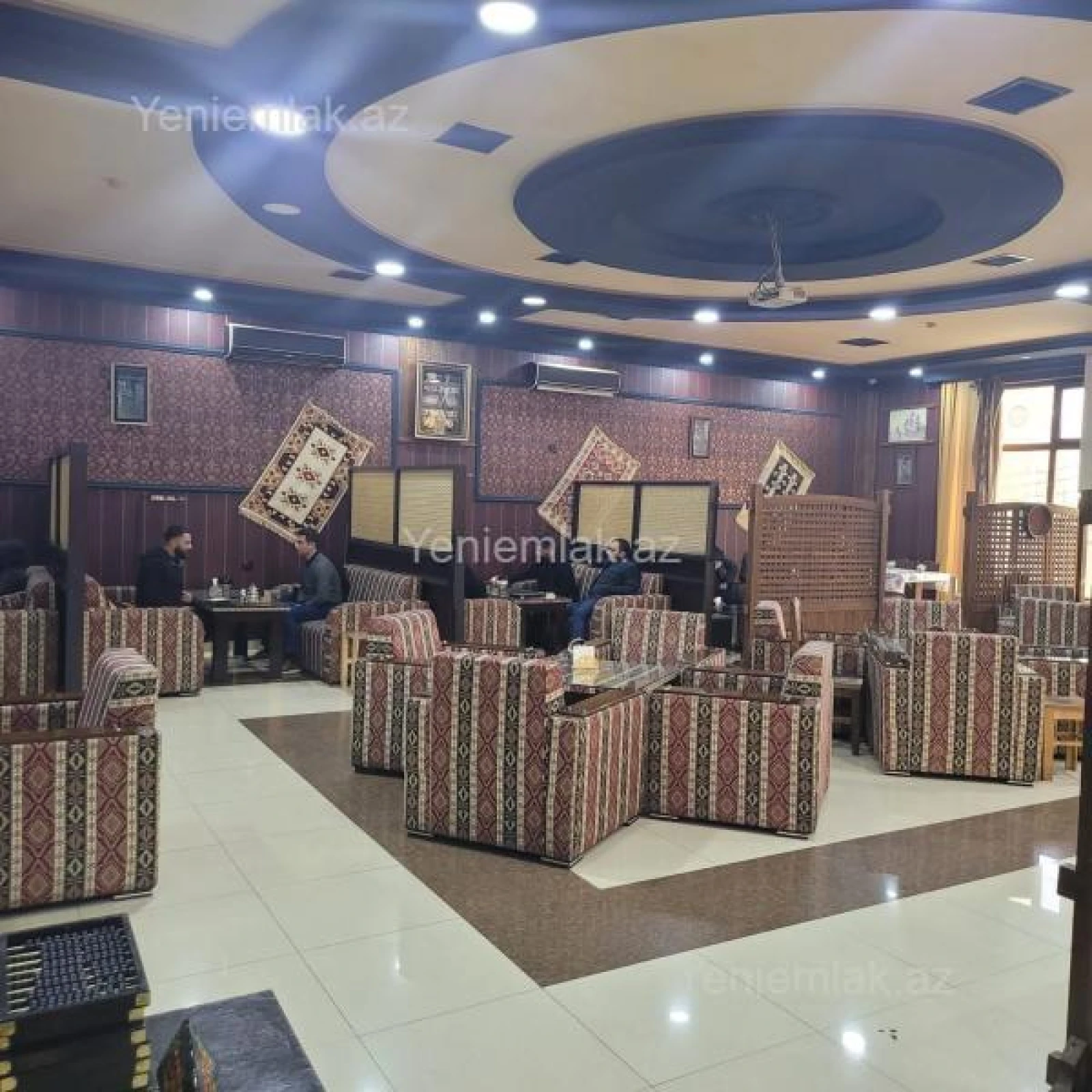 Satılır 4 otaqlı obyekt 310 m²