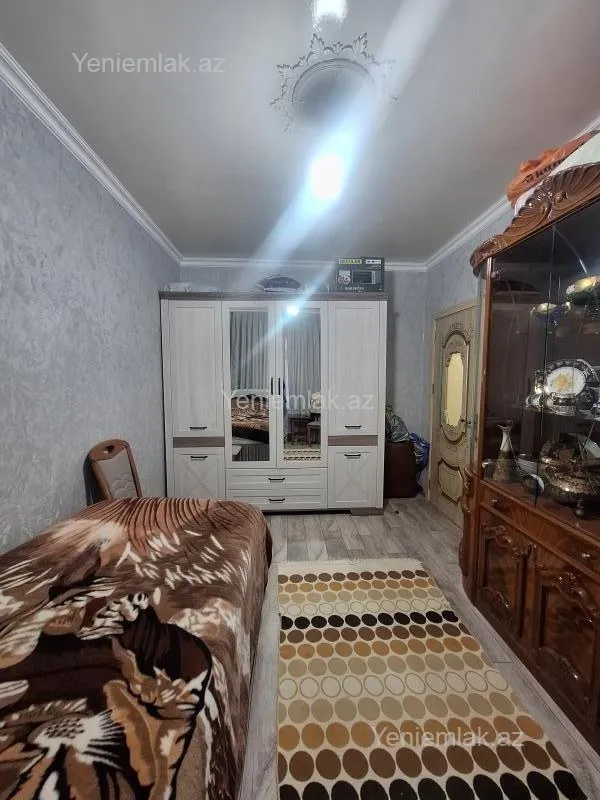 Satılır 4 otaqlı köhnə tikili 85 m²