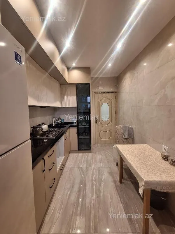 Satılır 4 otaqlı köhnə tikili 85 m²