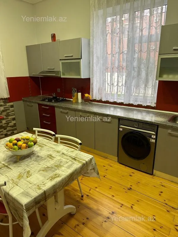 Satılır 4 otaqlı həyət evi 130 m²