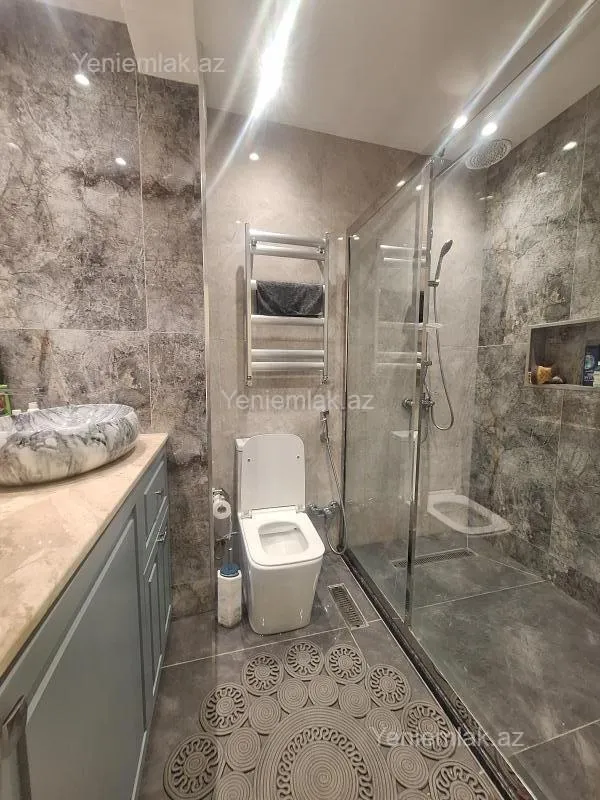 Satılır 4 otaqlı köhnə tikili 85 m²