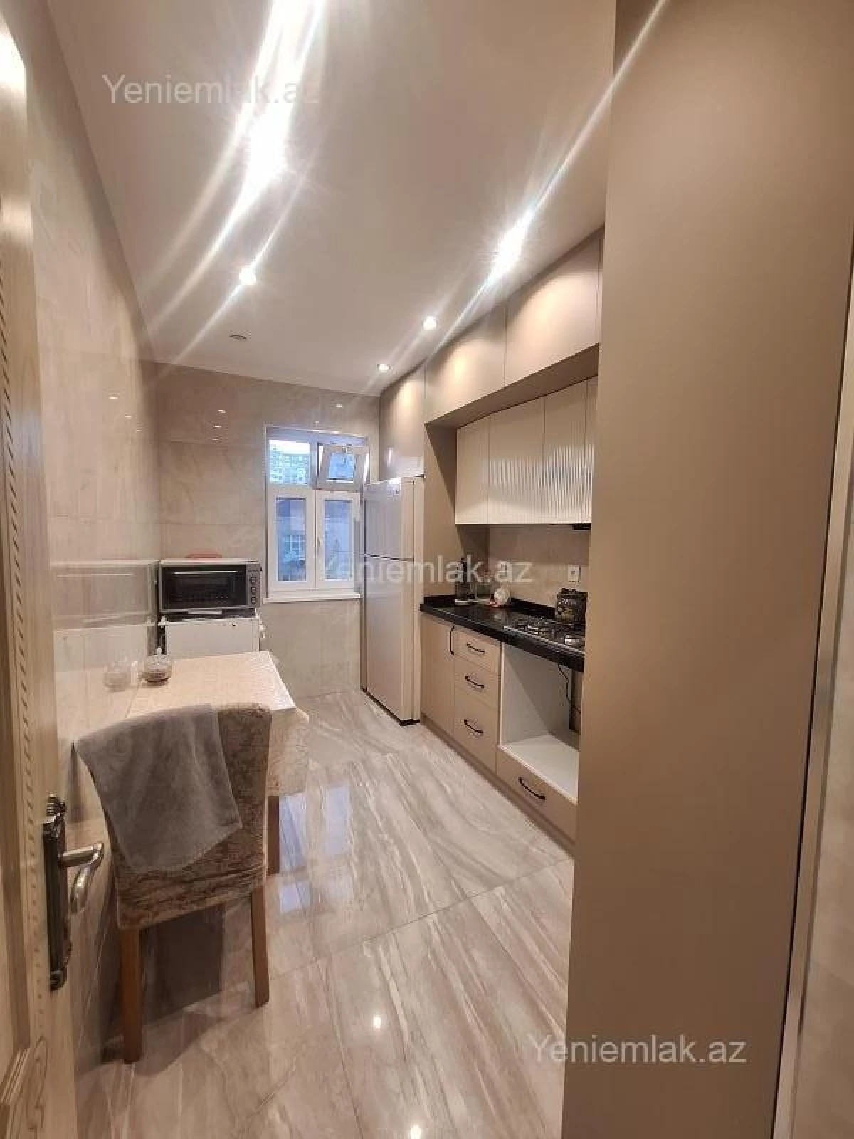 Satılır 4 otaqlı köhnə tikili 85 m²