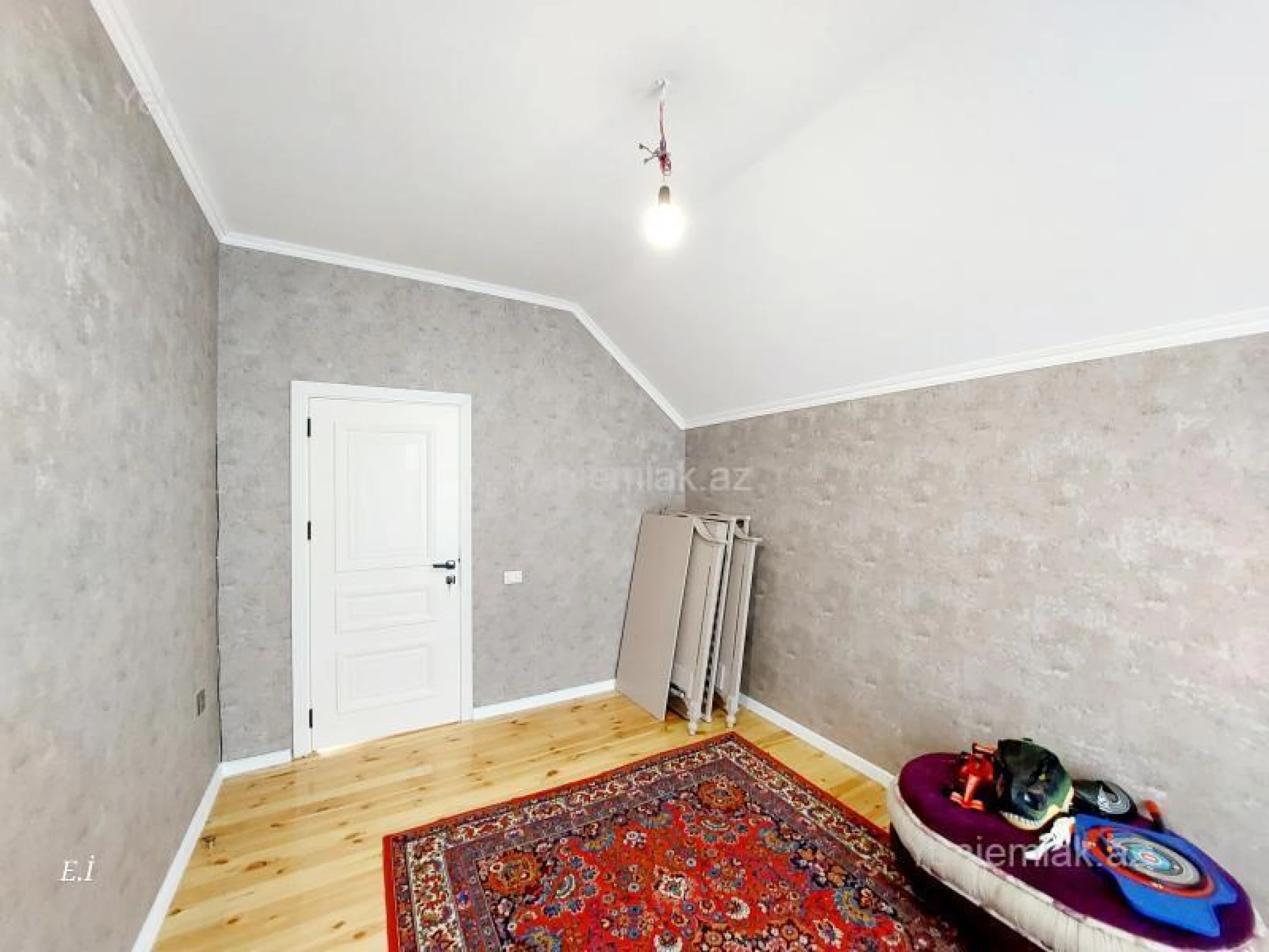 Satılır 6 otaqlı həyət evi 116 m²