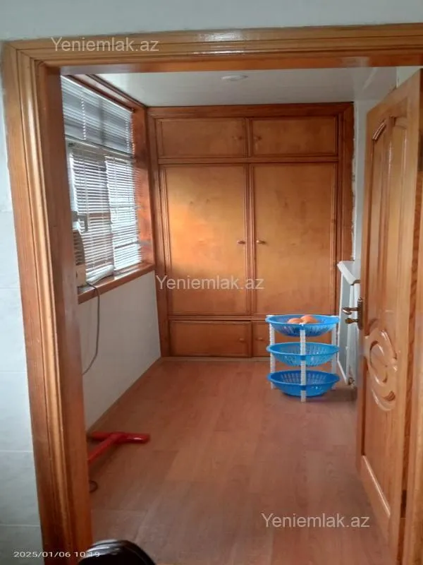 Satılır 3 otaqlı köhnə tikili 80 m²