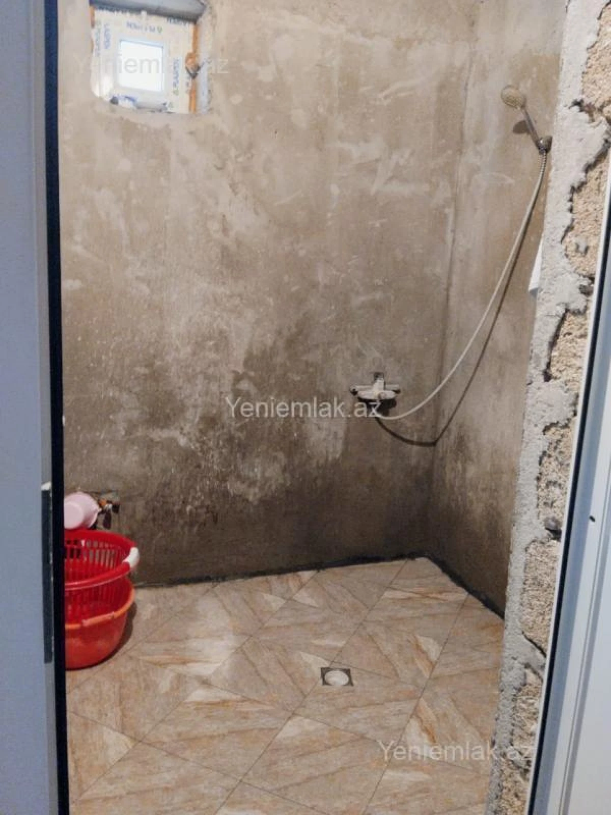 Satılır 4 otaqlı həyət evi 200 m²