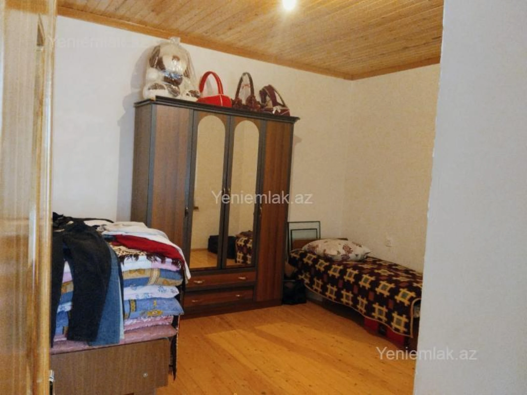 Satılır 4 otaqlı həyət evi 200 m²