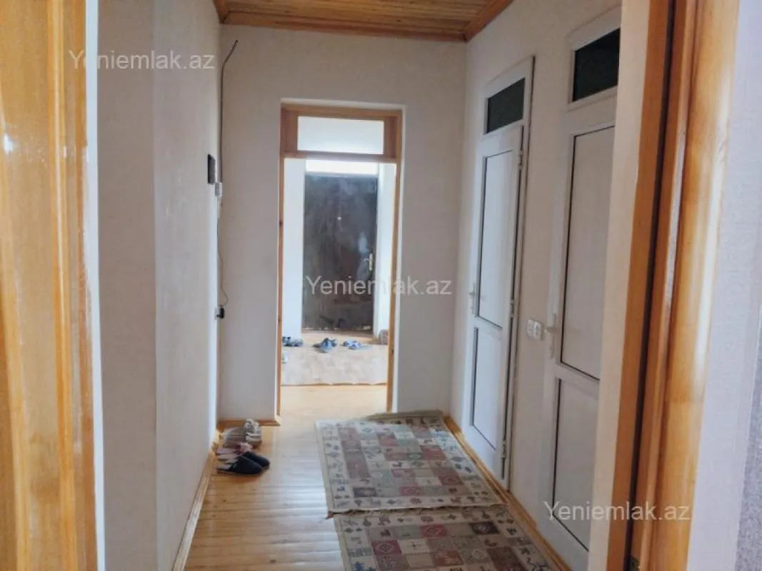 Satılır 4 otaqlı həyət evi 200 m²