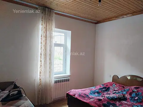 Satılır 4 otaqlı həyət evi 200 m²