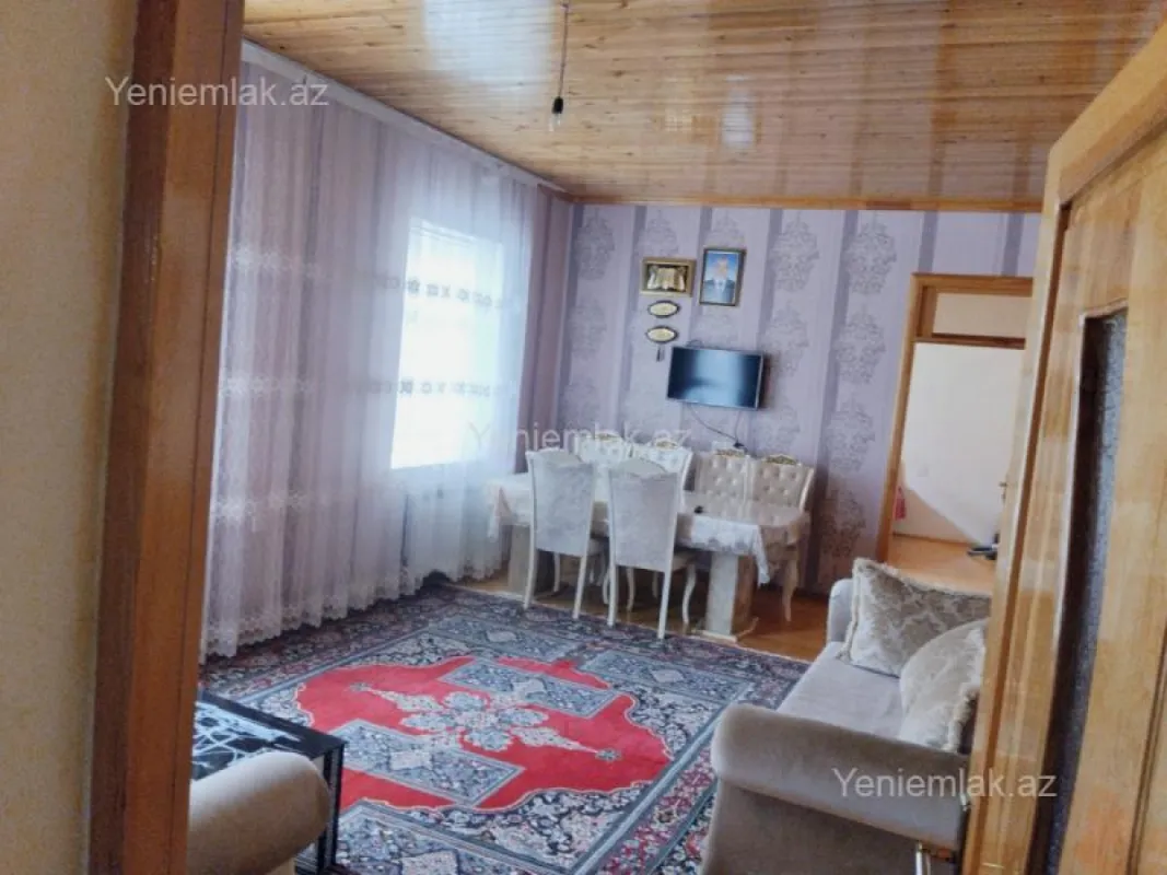 Satılır 4 otaqlı həyət evi 200 m²