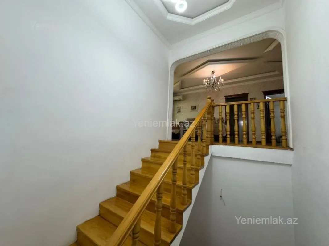 Satılır 7 otaqlı həyət evi 189 m²