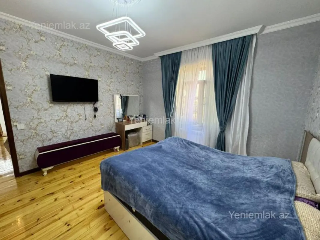 Satılır 7 otaqlı həyət evi 189 m²