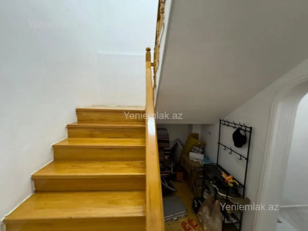 Satılır 7 otaqlı həyət evi 189 m²