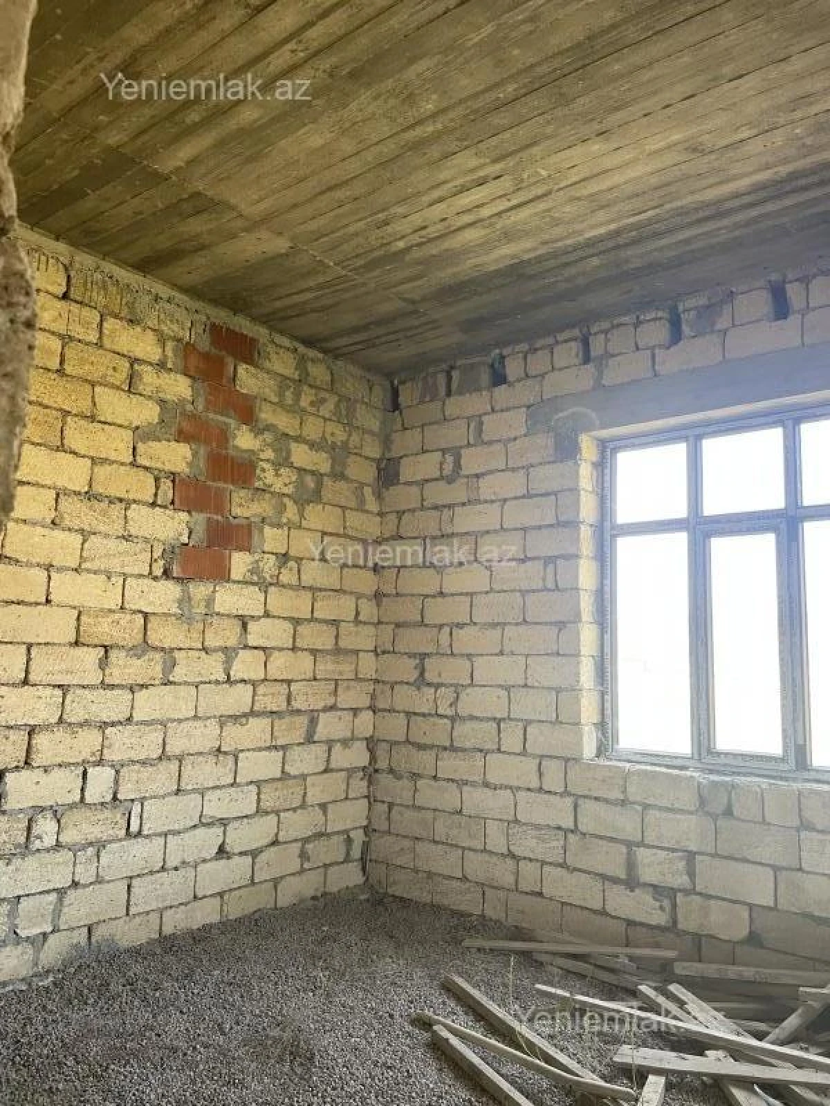 Satılır 7 otaqlı həyət evi 300 m²