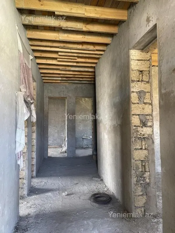 Satılır 7 otaqlı həyət evi 300 m²