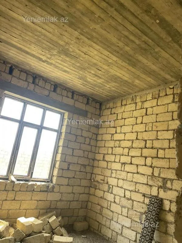 Satılır 7 otaqlı həyət evi 300 m²