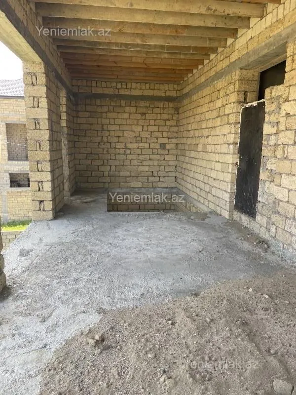 Satılır 7 otaqlı həyət evi 300 m²