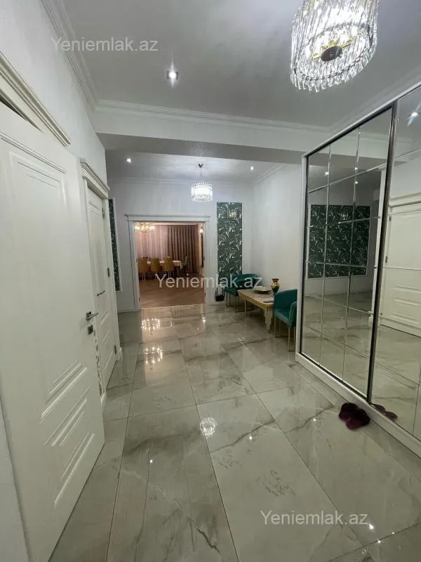 Satılır 3 otaqlı yeni tikili 145 m²