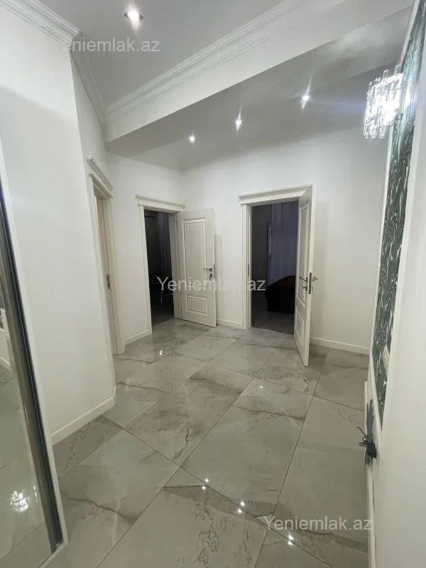 Satılır 3 otaqlı yeni tikili 145 m²