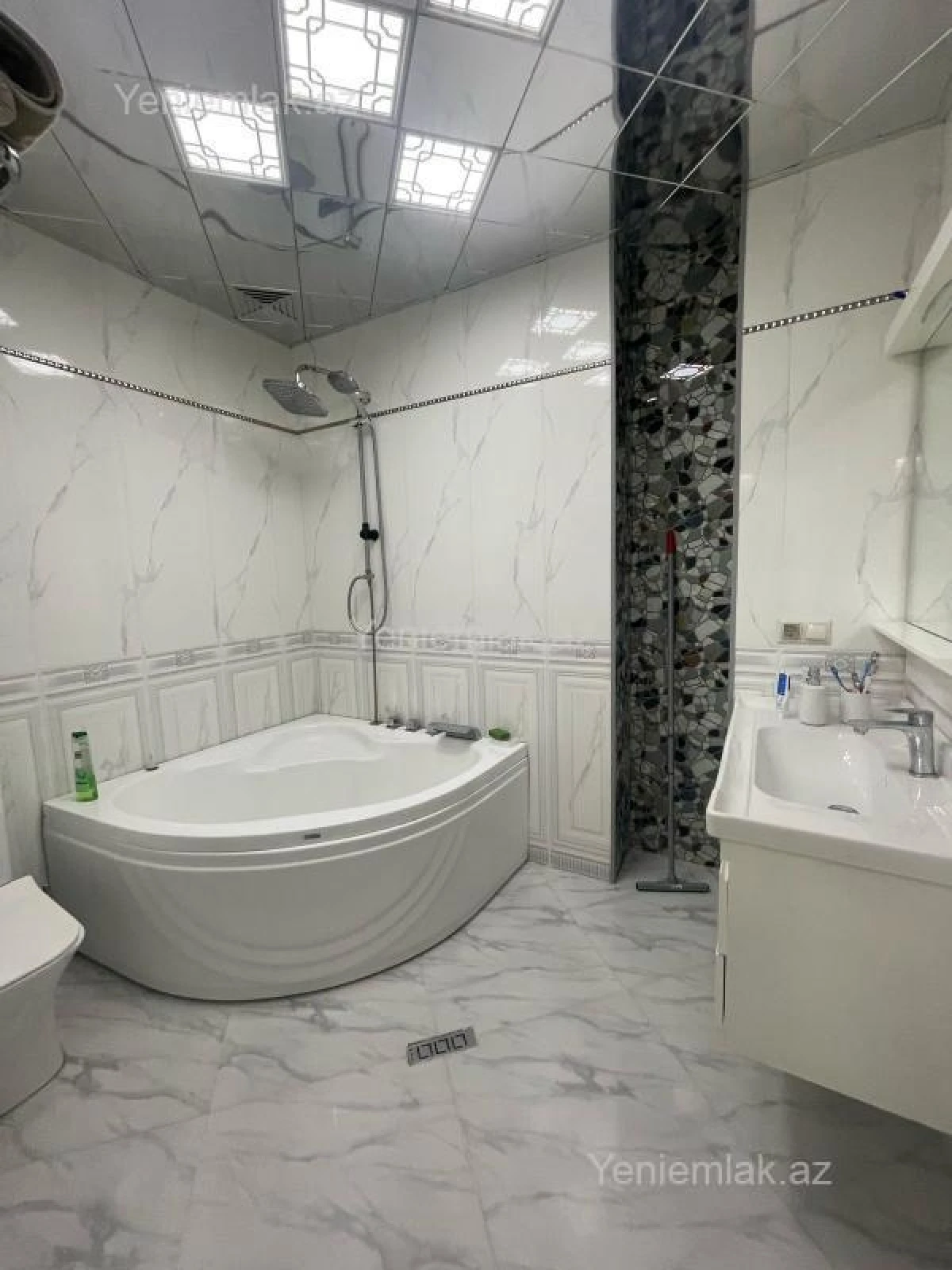 Satılır 3 otaqlı yeni tikili 145 m²