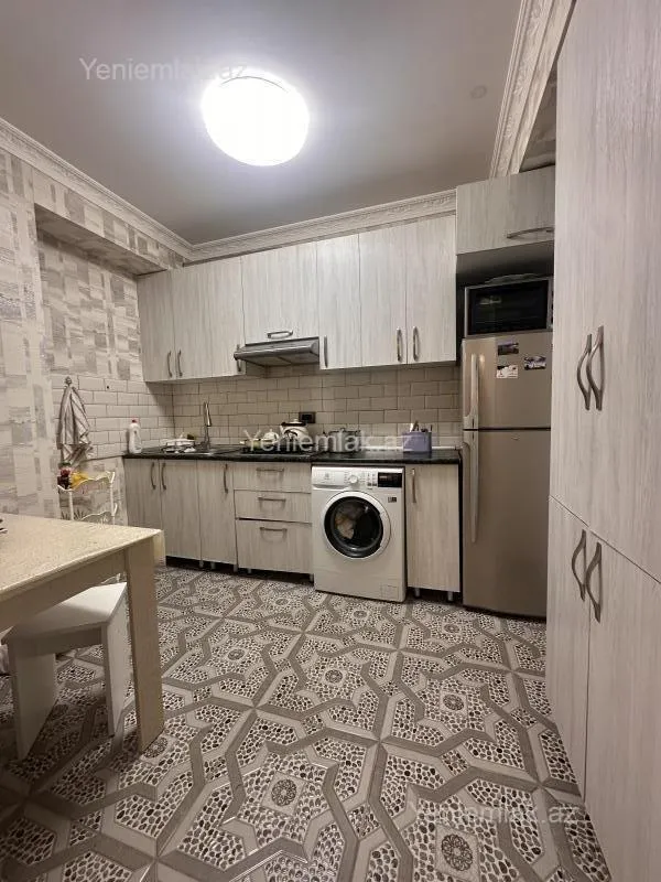 Satılır 3 otaqlı yeni tikili 80 m²