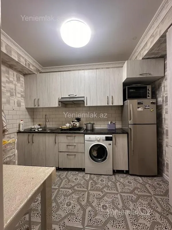 Satılır 3 otaqlı yeni tikili 80 m²