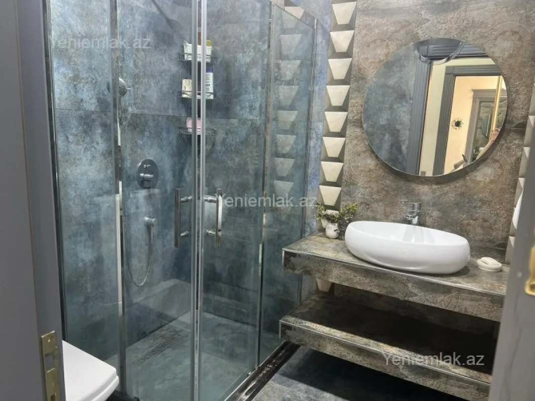 Satılır 4 otaqlı yeni tikili 150 m²