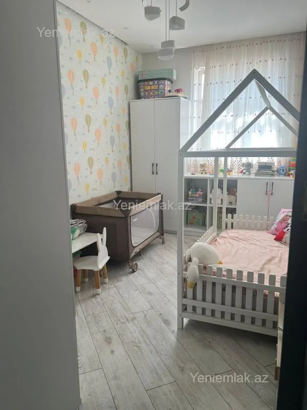 Satılır 4 otaqlı yeni tikili 150 m²