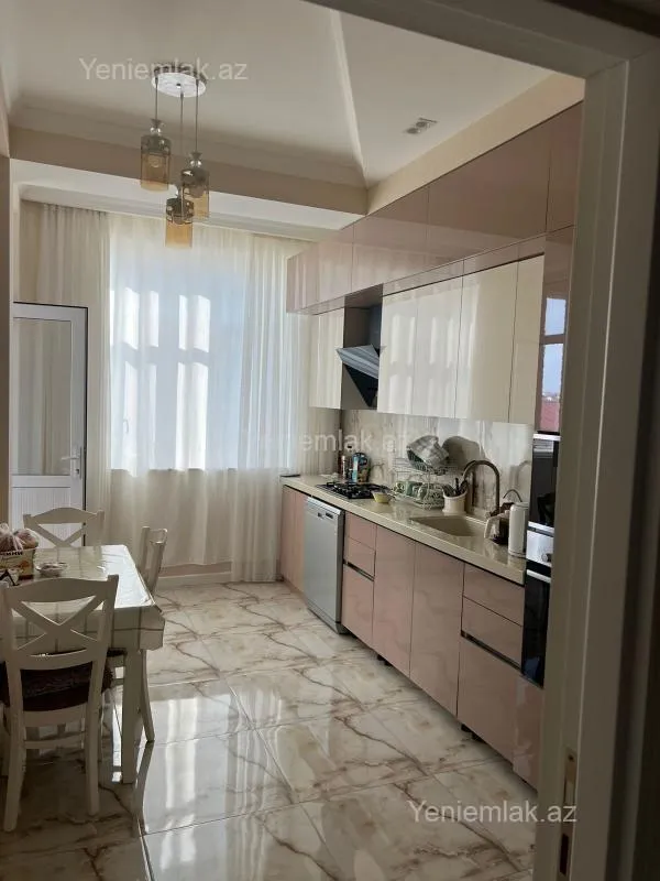 Satılır 3 otaqlı yeni tikili 94 m²