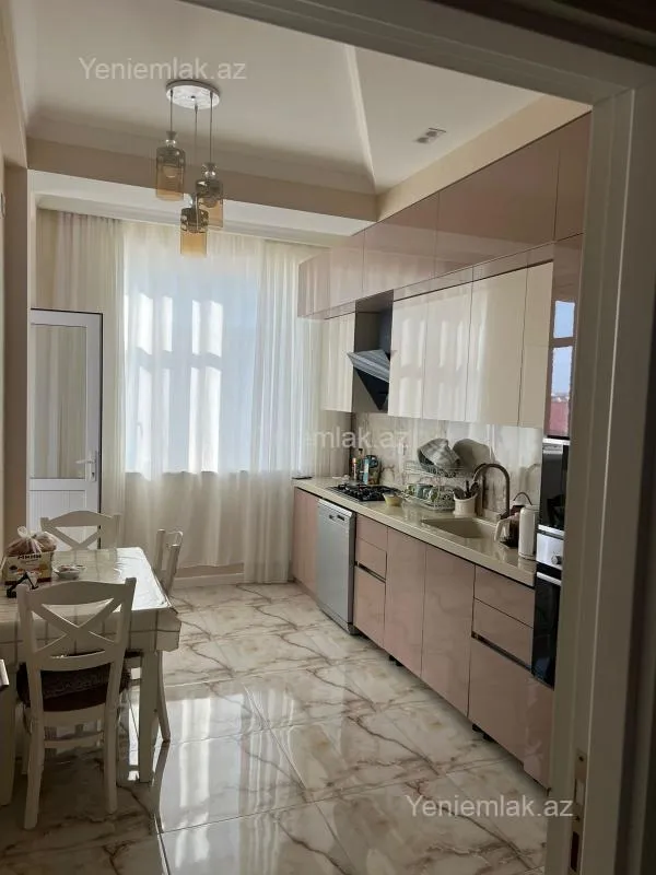 Satılır 3 otaqlı yeni tikili 94 m²