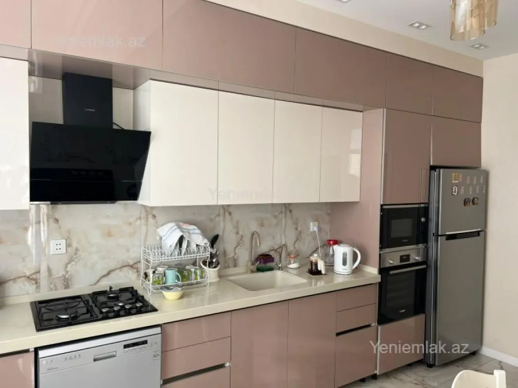 Satılır 3 otaqlı yeni tikili 94 m²