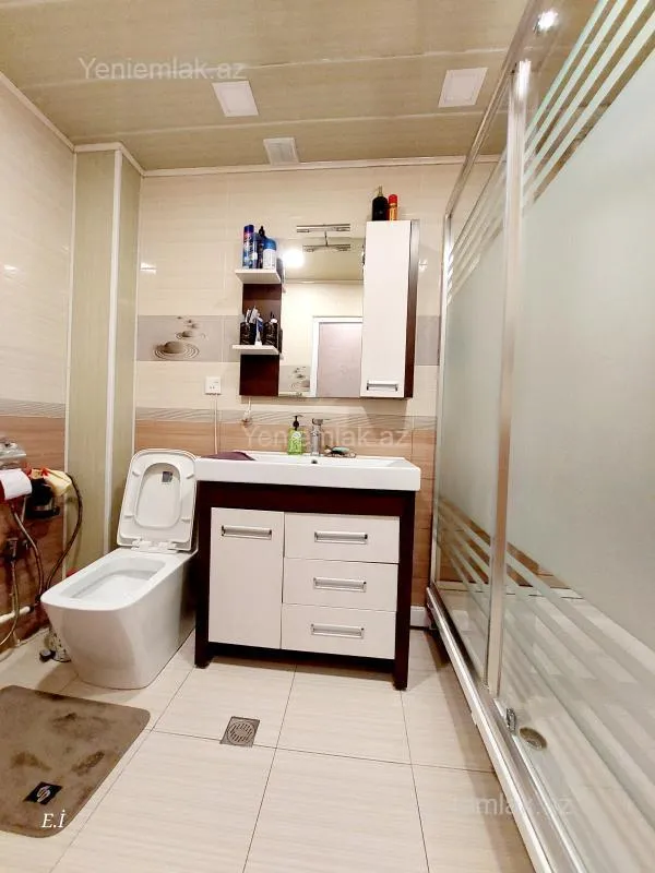 Satılır 3 otaqlı köhnə tikili 75 m²