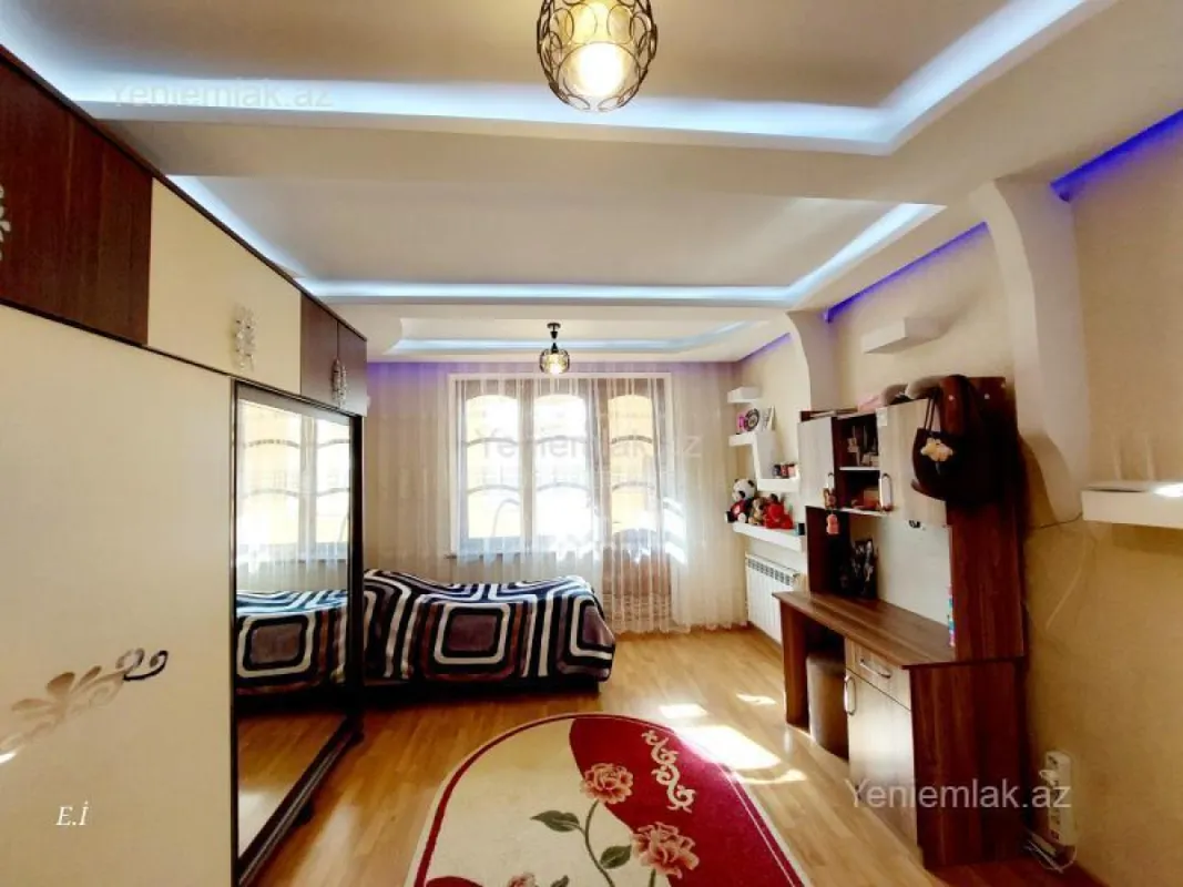 Satılır 3 otaqlı köhnə tikili 75 m²