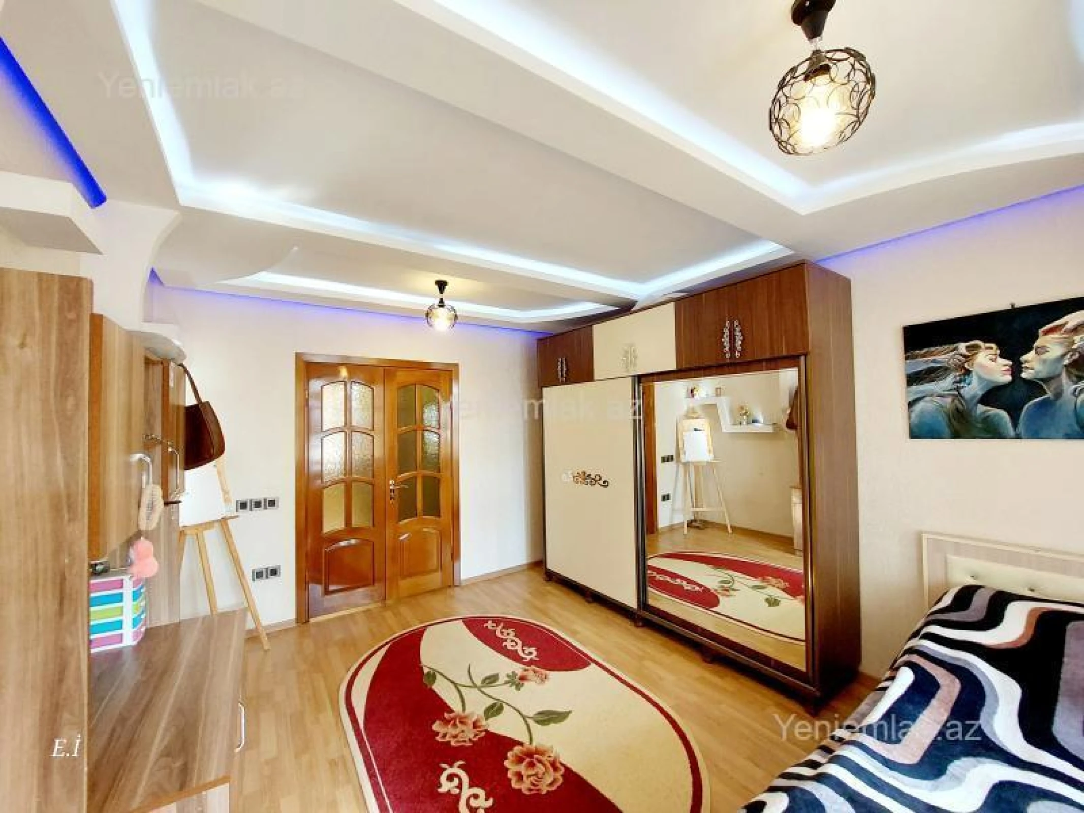 Satılır 3 otaqlı köhnə tikili 75 m²