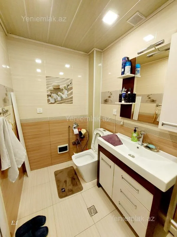 Satılır 3 otaqlı köhnə tikili 75 m²