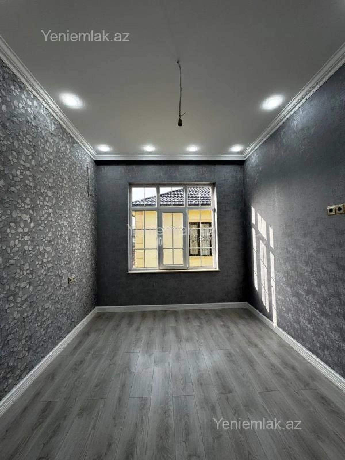 Satılır 5 otaqlı həyət evi 360 m²