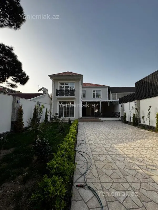Satılır 5 otaqlı həyət evi 360 m²