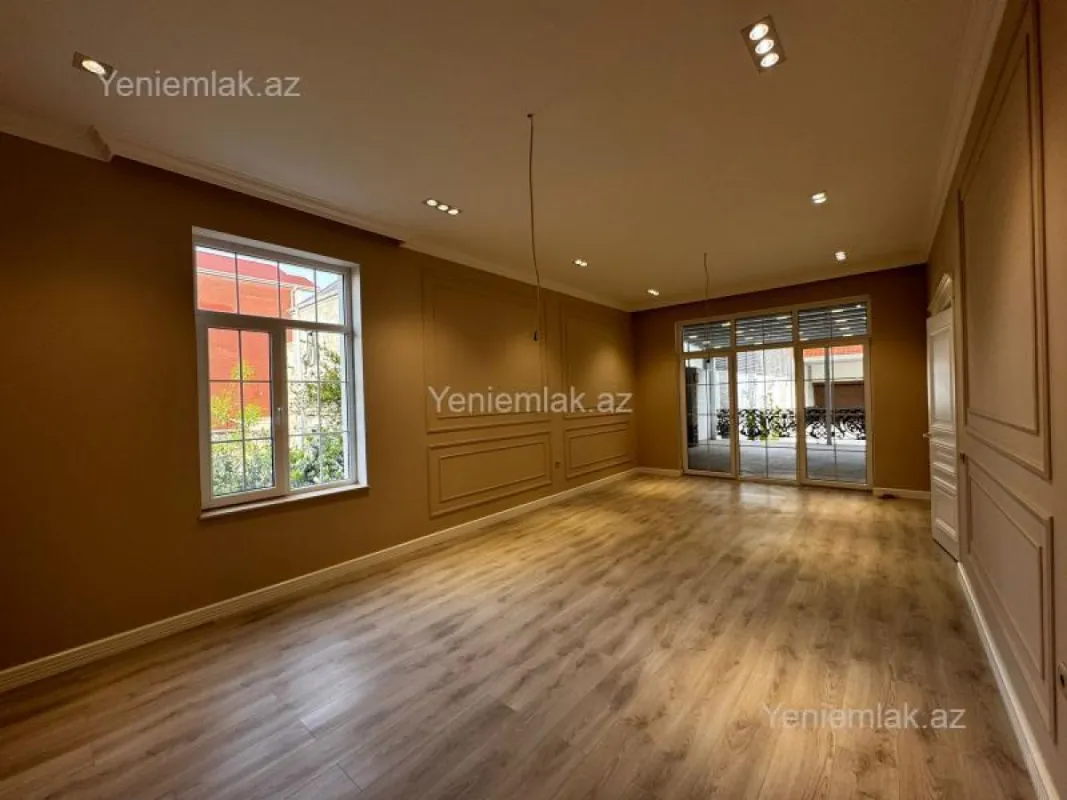 Satılır 5 otaqlı həyət evi 360 m²