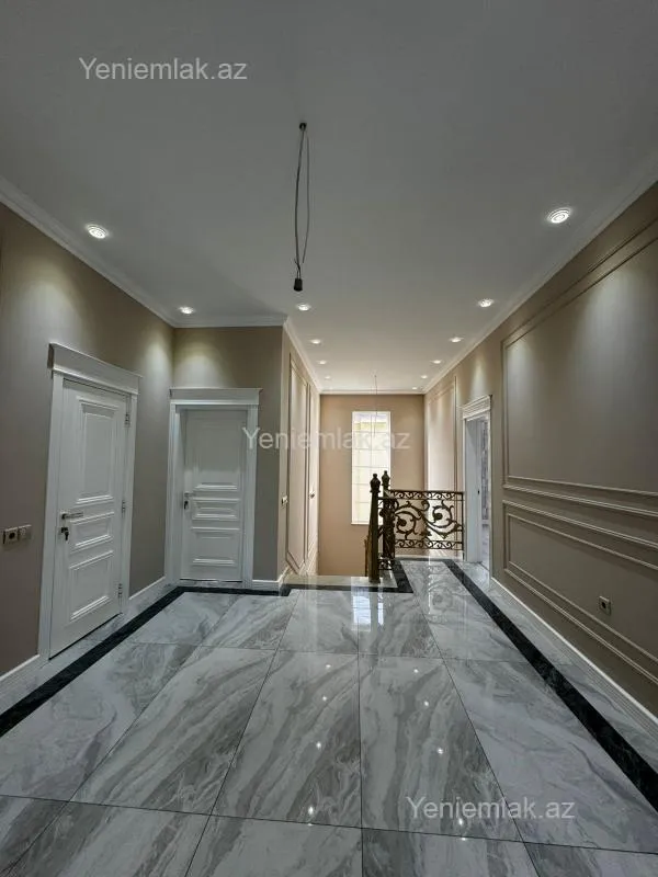 Satılır 5 otaqlı həyət evi 360 m²