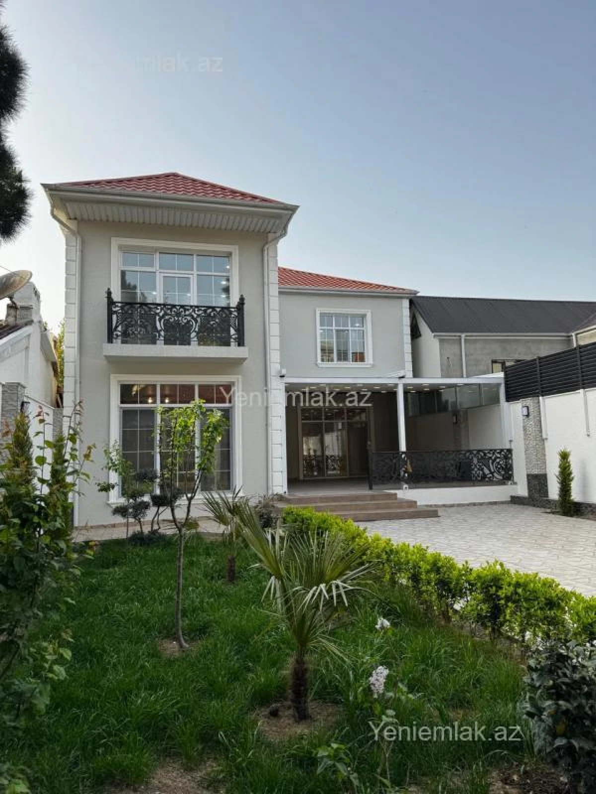 Satılır 5 otaqlı həyət evi 360 m²